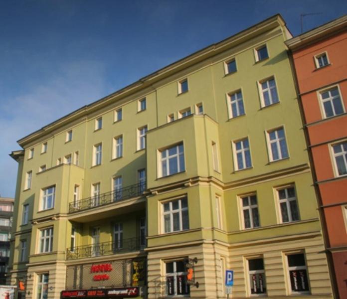 Gryf Vandrarhem Szczecin Exteriör bild