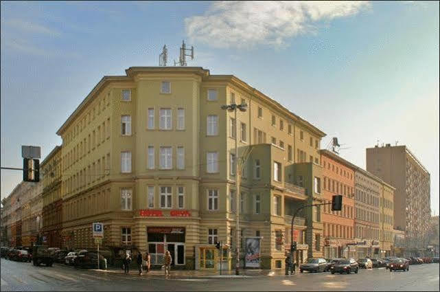 Gryf Vandrarhem Szczecin Exteriör bild